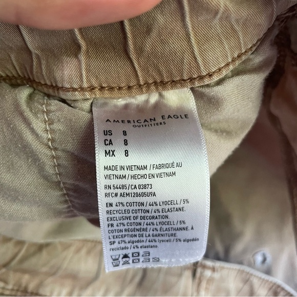American Eagle low rise baggy shorts with drawstring Tan Cargo Shorts size 8 - Picture 6 of 7
